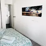 Apartment Elegant Next To The Sea!