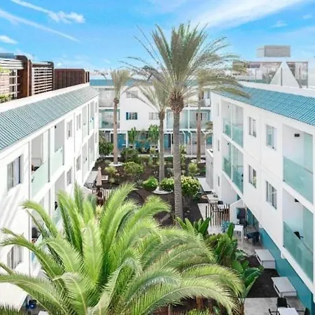 Modern Pool Apartment With Rooftop Terrace Коральео