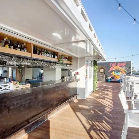 Modern Pool Apartment With Rooftop Terrace Апартаменты Коральео