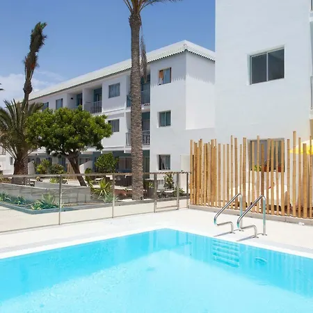 Modern Pool Apartment With Rooftop Terrace *